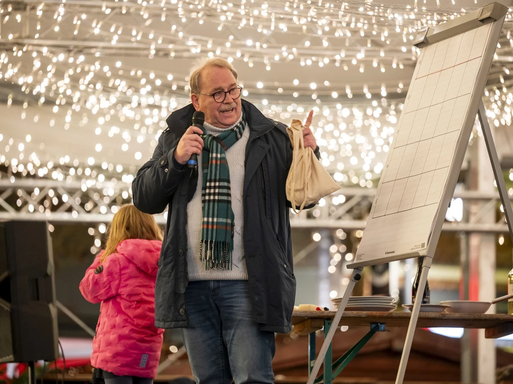 Goldene 7 Verlosung Weihnachtsmarkt Meppen s.jpg