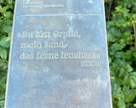 Kunststele Emmi Leisner.jpg