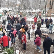 Weihnachtsmarkt in Dahlen mit Feuer und Bastelecke.jpg Weihnachtsmarkt in Dahlen mit Feuer und Bastelecke