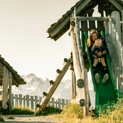 spielplatz-niesendoerfli-rutschbahn-mutter-kind-2.jpg