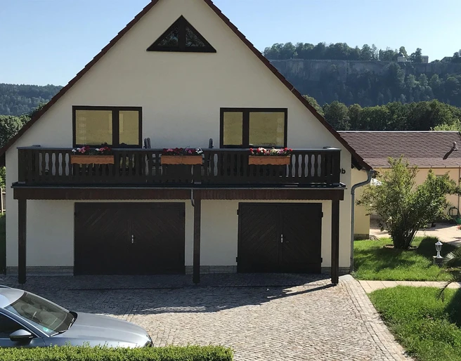 In diesem Haus befindet sich die Ferienwohnung