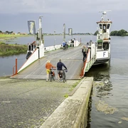 Elbe ferry Hoopte - Zollenspieker Elbfähre Hoopte - ZollenspiekerElbe ferry Hoopte - ZollenspiekerBac sur l'Elbe Hoopte - ZollenspiekerLabský prievoz Hoopte - ZollenspiekerElbe veer Hoopte - ZollenspiekerElbe färja Hoopte - Zollenspieker