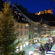 Lenzburg_Chlausmärt_Rathausgasse