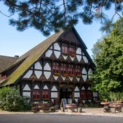 Trachtenhaus Gastronomie Mühlenmuseum.jpg Trachtenhaus Gastronomie Mühlenmuseum