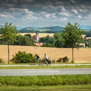 Blick auf die Nikolaikirche in Spitzkunnersdorf