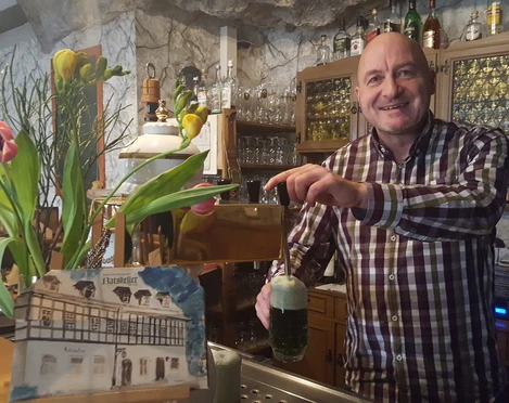 Grünes Bier im Ratskeller Geising