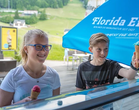 Eis essen in Oberwiesenthal