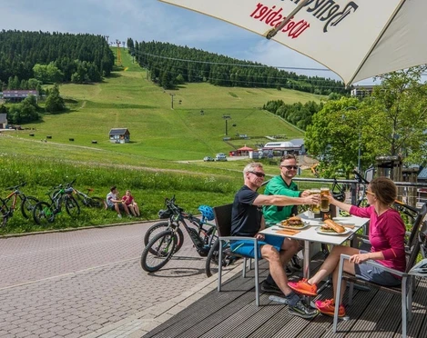 Café mit Terrasse am Fichtelberg