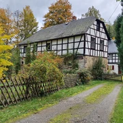 Bermichsmühle an der Weidatalsperre im Herbst