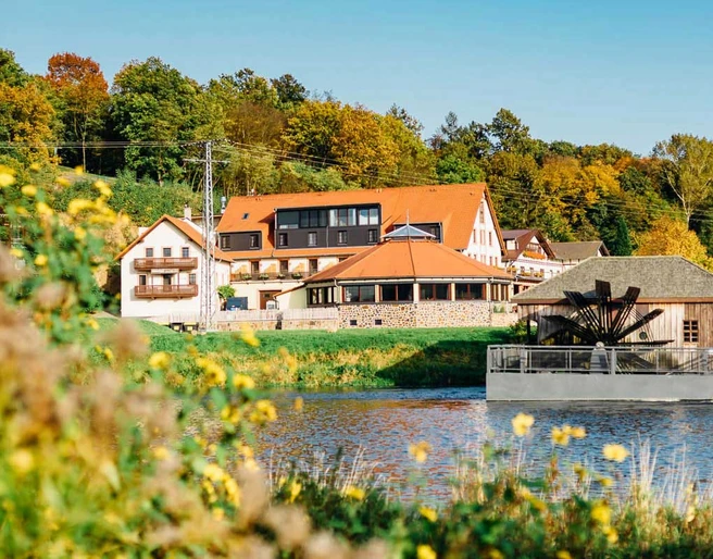 Muldeblick auf die Schiffsmühle in Höfgen