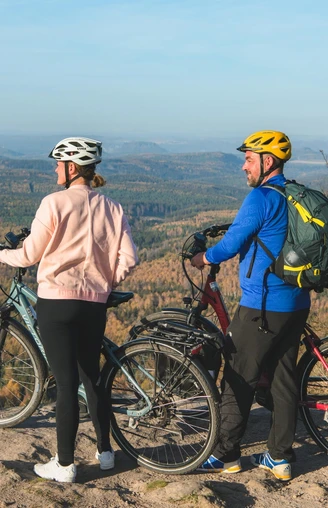 Radfahrer auf dem Hohen Schneeberg