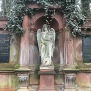 Grab der Familie Schilbach im Neuen Friedhof Greiz