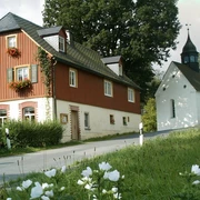 Dorf Raun mit Kapelle