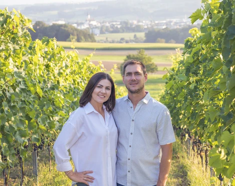 Hochdorf_Winzer Rafael Schacher_Portraitfoto Winzerpaar