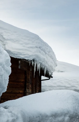 Verschneiter Dorfkern Oberwald