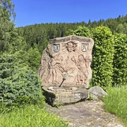Bergbaudenkmal mit Brunnen