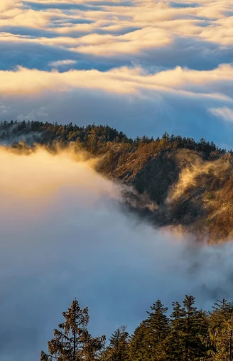 Karlsruher Grat von oben im Nebel