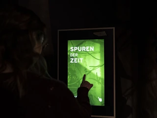 Wer mehr erfahren will, findet Infos zum Thema auf den digitalen Bildschirmen.