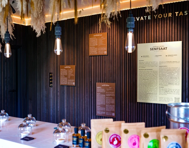 Innenansicht_Varuna Mitra.jpg