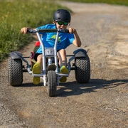 Junge auf Mountaincart am Ritzhagen  Junge auf Mountaincart am Ritzhagen