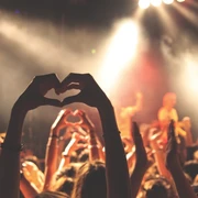 In großer Runde-Welling singt.jpg