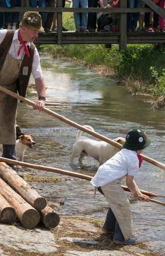 Schauflößen des Flößerverein Muldenberg e. V.