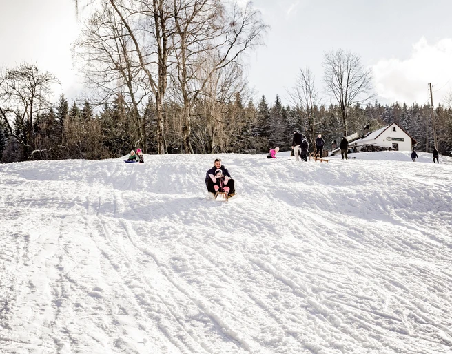 Rodeln in Erlbach im Winter