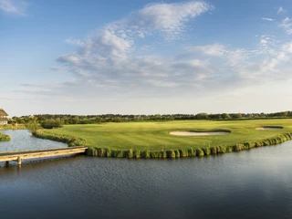 © Golf-Club Sylt_Golf-Club Sylt mit Teich.jpg