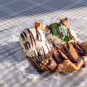 Ein feines Dessert im Restaurant Bäckerstube rundet die ganze Tour ab