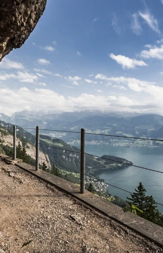 Welch traumhafte Aussichten beim Rigi Felsenweg.