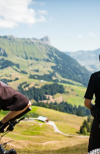Die Aussicht auf der Marbachegg geniessen