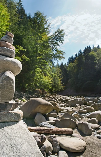 Auf schöne "Steimandli" stösst man beim Emmenuferweg immer wieder