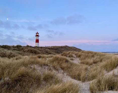 Leuchtturm List-Ost am Morgen.jpg