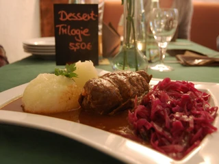 Typisch Vogtland! Roulade mit Klößen und Rotkraut