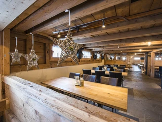 Heimelige Atmosphäre in der Skihütte Schwand