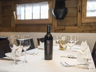 Die Schwand ist für gutes Essen und erlesene Weine bekannt