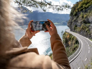 genusstour-thunersee-strasse-sundlauenen-beatushoehlen.jpg