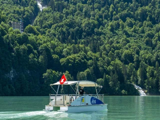 e-boat-tours-brienz-giessbach-grandhotel-wasserfall.jpg