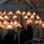 Julemarked-på-Oksbøl-Friskole-luciakoncert
