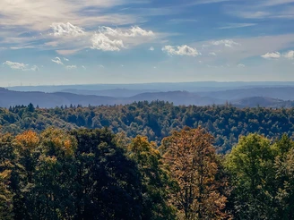 Aussicht von der Ginsburg über die herbstliche Landschaft