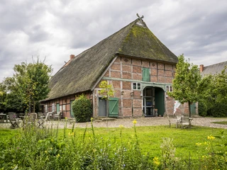 Tourist information and archaeological centre Amt Neuhaus Touristinfo und Archezentrum Amt NeuhausTourist information and archaeological centre Amt NeuhausOffice du tourisme et centre archéologique Amt NeuhausToeristische informatie en archeologisch centrum Amt NeuhausTuristinformation og arkæologisk center Amt Neuhaus
