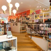 Vielfach Concept Store Südvorstadt – Shopping in Leipzig Der Concept Store Vielfach ist bunt gestaltet und perfekt zum Stöbern