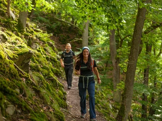 Unterwegs auf schmalen Pfaden - 24-Stunden Wanderabenteuer Edersee