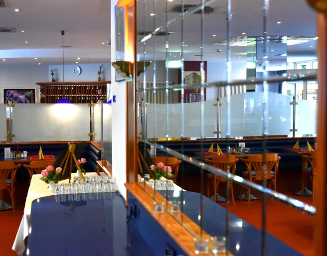 Innenraum des Restaurants im Hotel Falkenstein