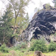 Elsenfelsen auf dem Felsenweg 1 und 2