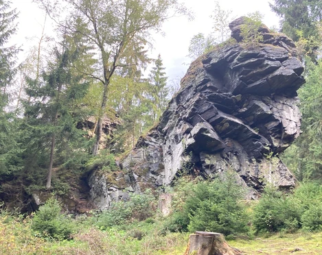 Elsenfelsen auf dem Felsenweg 1 und 2