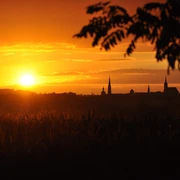 Sonnenuntergang vor Bautzens Türmen bei Auritz