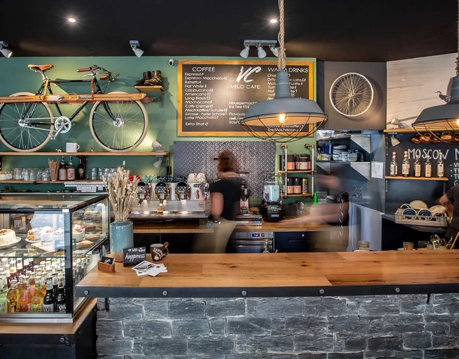 velo-cafe-interlaken-ambiente.jpg