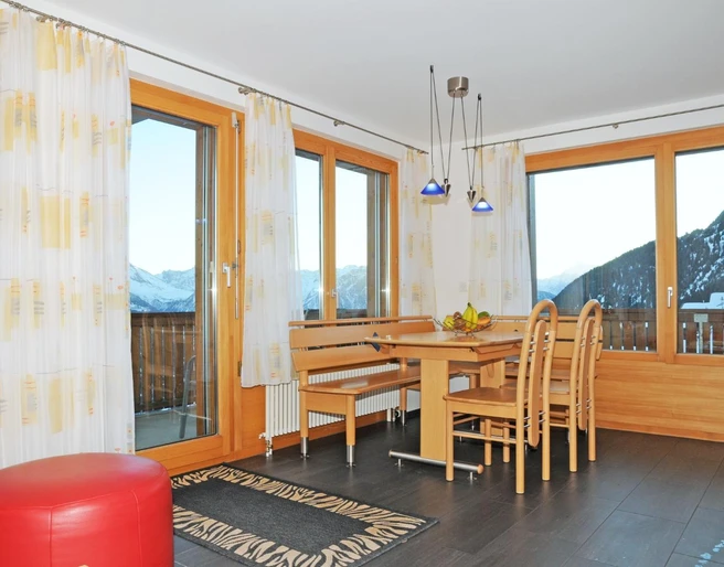 Haus Emilio 3. Stock West - Esszimmer