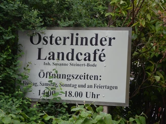 Willkommensschild Osterlinder Landcafé